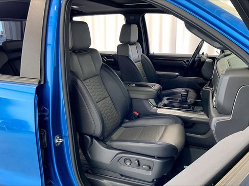 Used 2022 Chevrolet Silverado 1500 ZR2 w/ Technology Package image 16