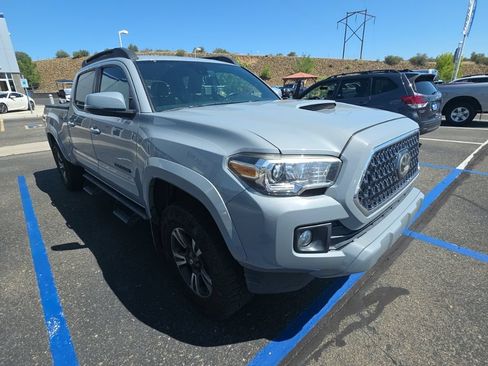 Used 2019 Toyota Tacoma TRD Sport w/ TRD Premium Sport Package AWD/4WD image 2