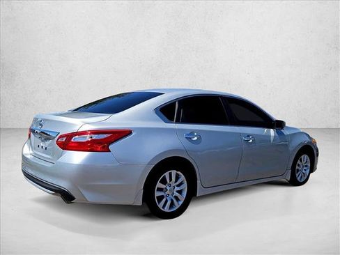 Used 2016 Nissan Altima 2.5 S w/ Power Driver Seat Package FWD image 8