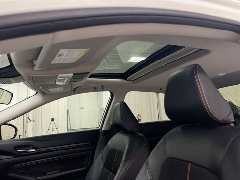 Used 2022 Nissan Altima 2.5 SR w/ Midnight Edition Package FWD image 19