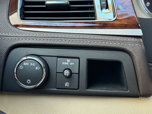 Used 2011 Cadillac Escalade ESV Platinum AWD/4WD image 34