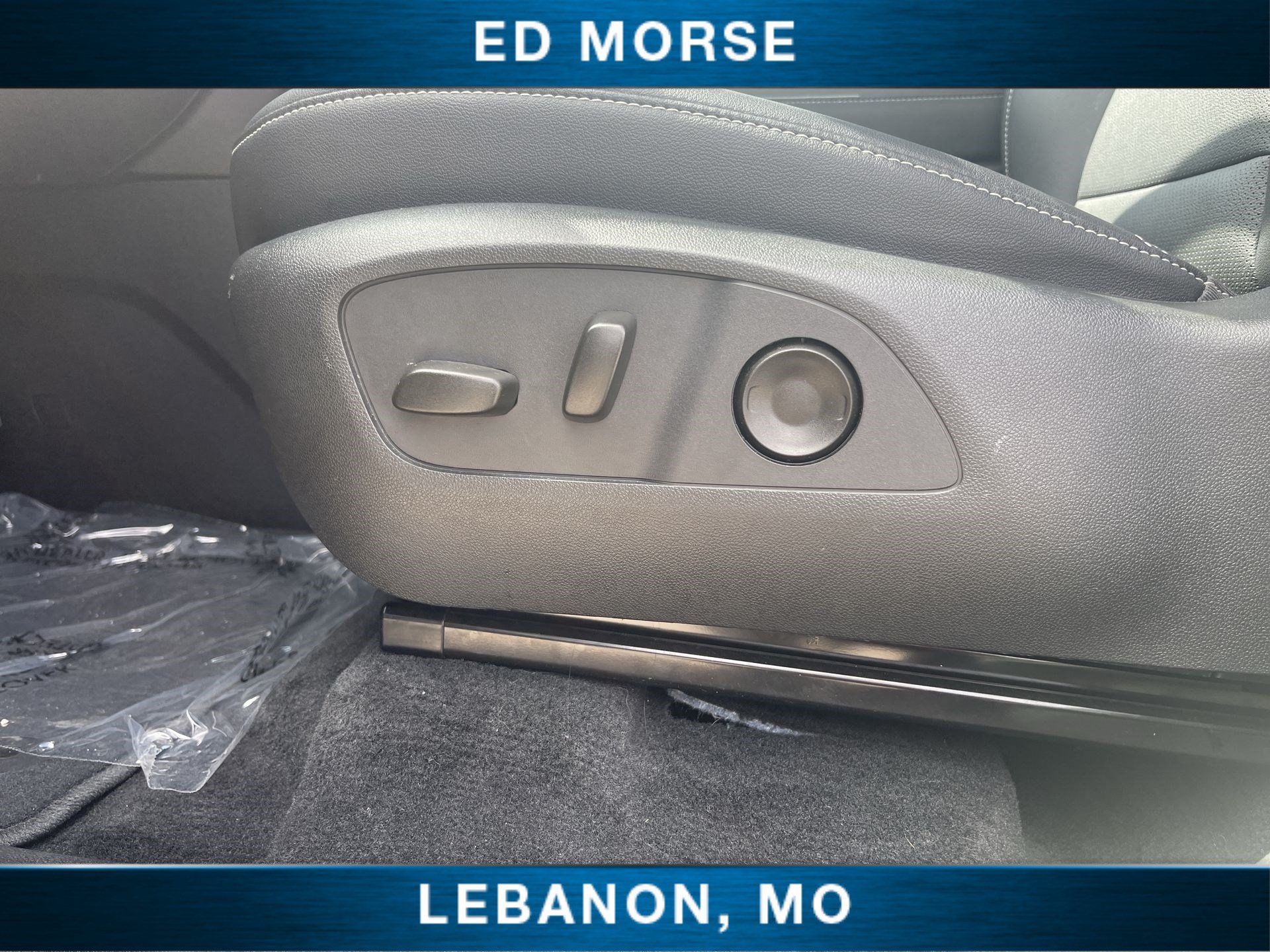 Used 2026 Chevrolet Traverse LT w/ Sun and Wheel Package FWD image 32