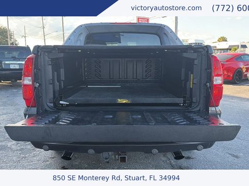 Used 2010 Chevrolet Avalanche LT w/ Suspension Package, Off-Road image 9