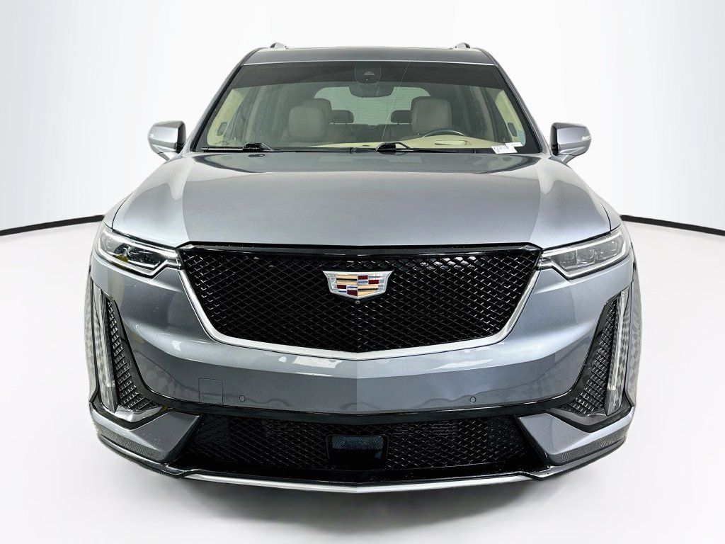 Used 2021 Cadillac XT6 Sport w/ Platinum Package AWD/4WD image 5