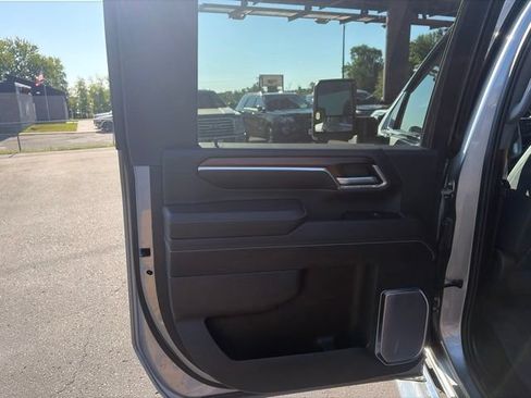 Used 2024 GMC Sierra 3500 Denali w/ Denali Reserve Package AWD/4WD image 17