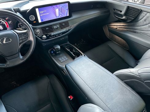 Used 2023 Lexus LS 500 RWD image 22
