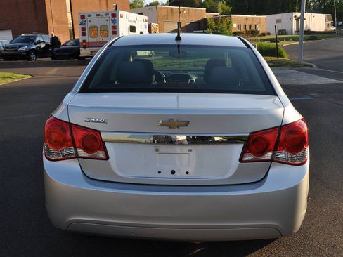 Used 2012 Chevrolet Cruze LS w/ Connectivity Package FWD image 11