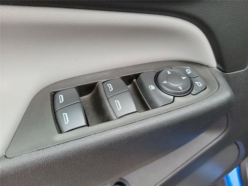 Used 2024 Chevrolet Equinox LT w/ LPO, Floor Liner Package FWD image 21
