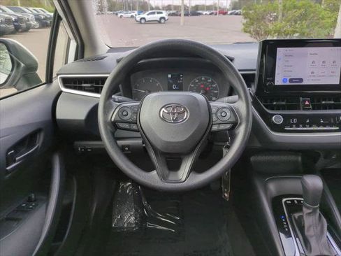 Certified 2025 Toyota Corolla LE image 15