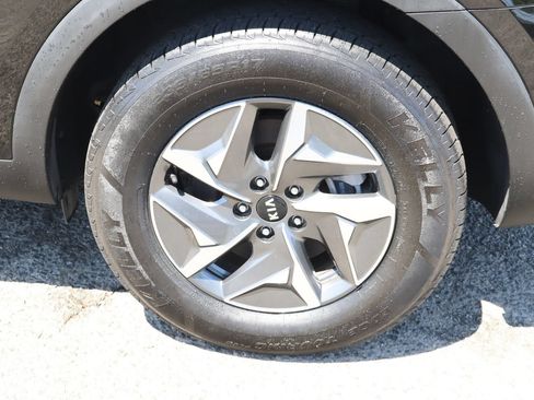 Used 2021 Kia Sorento S FWD image 13