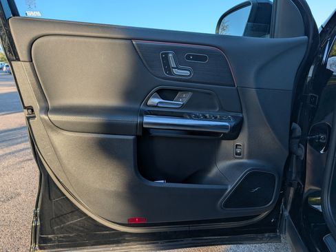 Used 2021 Mercedes-Benz GLA 250 4MATIC image 31