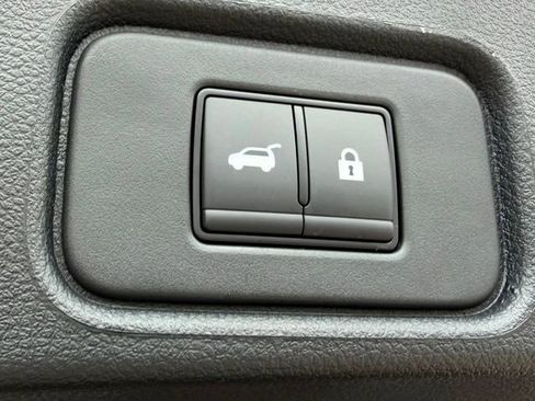 New 2026 Nissan Pathfinder SV image 9