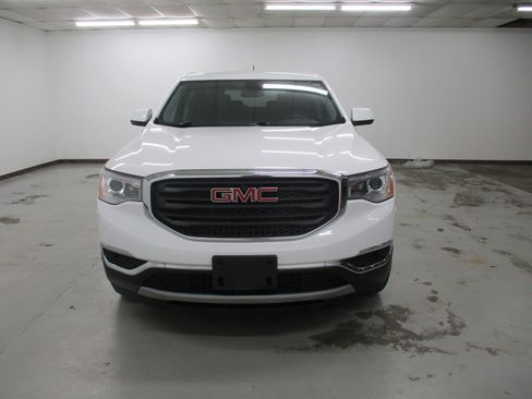 Used 2019 GMC Acadia SLE image 2