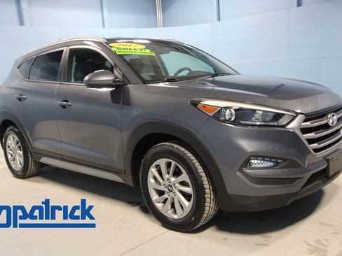 Used 2017 Hyundai Tucson SE image 1