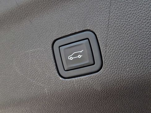 Used 2023 GMC Yukon Denali AWD/4WD image 37