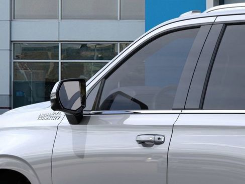 New 2026 Chevrolet Tahoe High Country AWD/4WD image 12