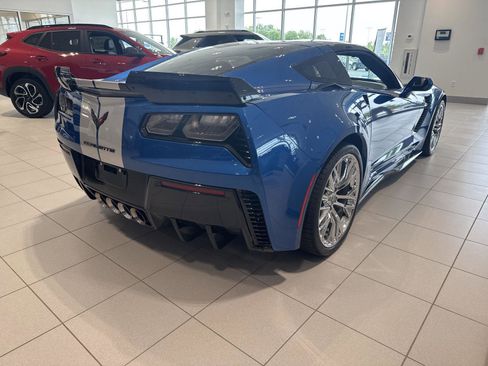Used 2016 Chevrolet Corvette Z06 w/ 2LZ Preferred Equipment Group RWD image 2