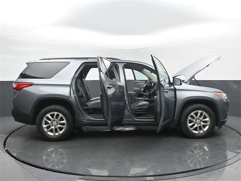 Used 2020 Chevrolet Traverse LT w/ Driver Confidence II Package image 59