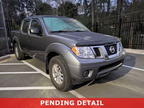 Used 2017 Nissan Frontier SV image 1