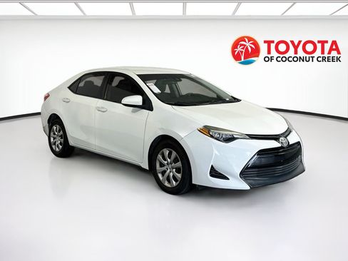 Used 2017 Toyota Corolla LE FWD image 1