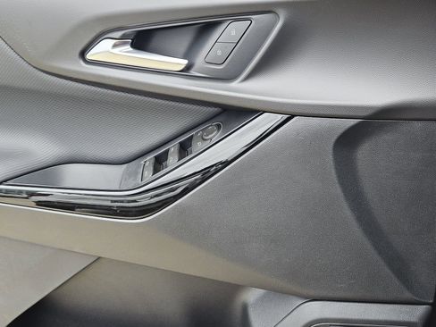 New 2026 Chevrolet Equinox LT w/ Safety and Technology Package FWD image 23