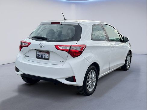 Used 2018 Toyota Yaris L image 6