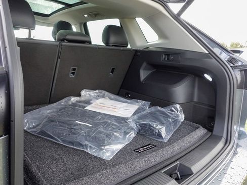 New 2026 Volkswagen Tiguan SE image 26