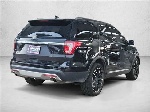 Used 2017 Ford Explorer XLT w/ Equipment Group 202A FWD image 5