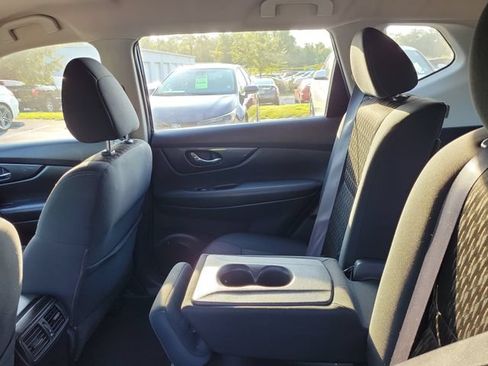 Used 2017 Nissan Rogue S AWD/4WD image 13