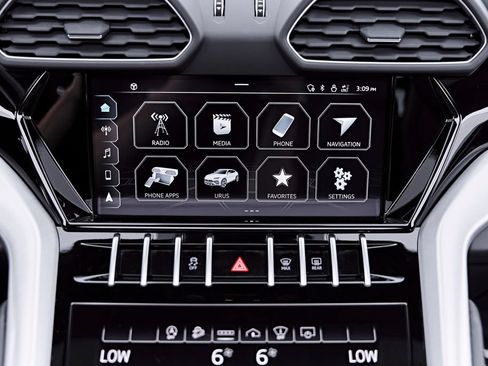 Used 2022 Lamborghini Urus AWD/4WD image 83