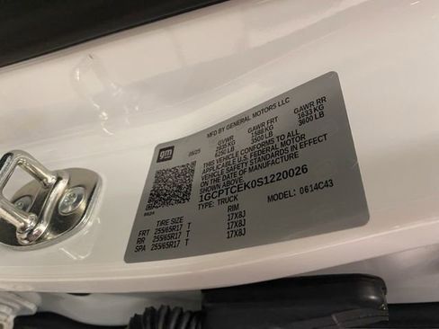 New 2025 Chevrolet Colorado LT w/ LT Convenience Package image 32