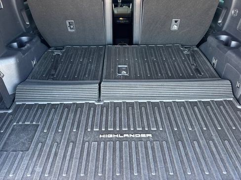 Certified 2021 Toyota Highlander XSE AWD/4WD image 19