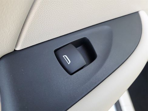 Used 2023 Buick Envision Preferred image 16