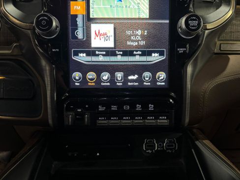 Used 2019 RAM 3500 Limited w/ Max Tow Package AWD/4WD image 7