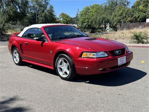 Used 1999 Ford Mustang GT RWD image 2