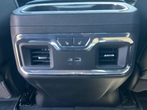 Used 2025 Chevrolet Silverado 1500 High Country w/ High Country Premium Package AWD/4WD image 31
