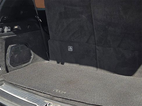 Used 2021 Jeep Grand Cherokee L Summit w/ Luxury Tech Group V image 8