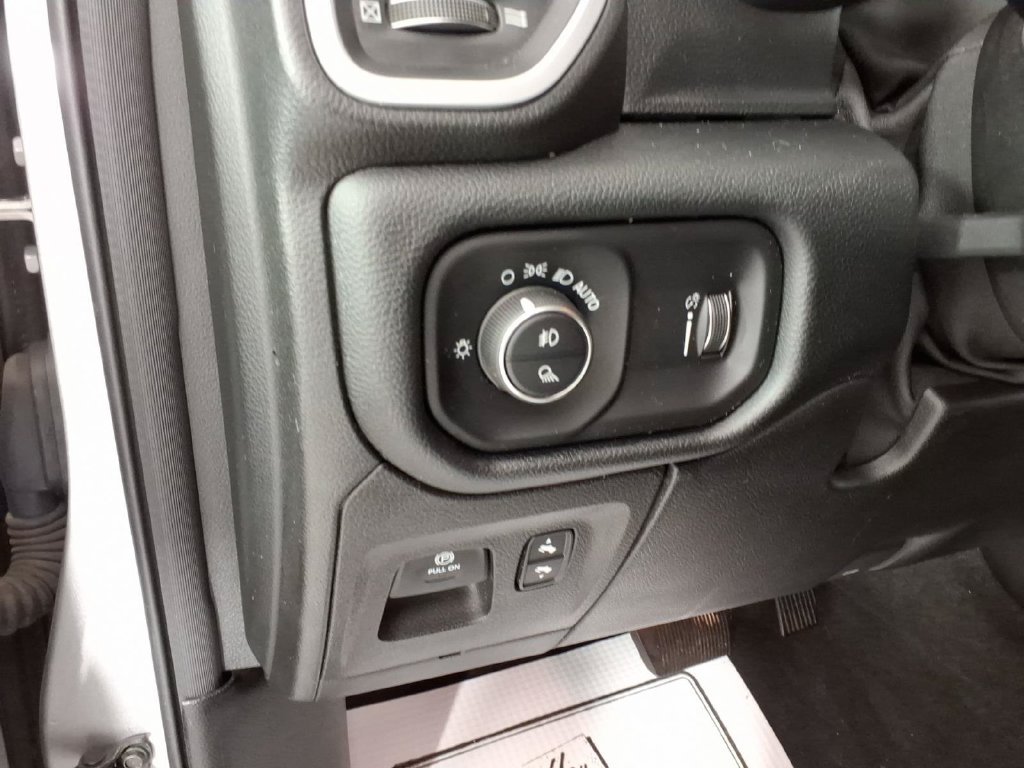 Used 2020 RAM 1500 Big Horn AWD/4WD image 16