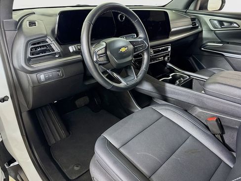 Certified 2025 Chevrolet Traverse LT image 7