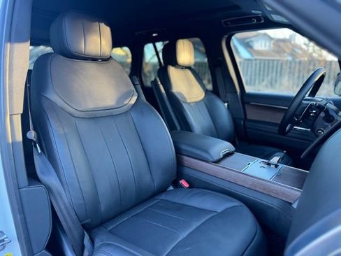Certified 2025 Land Rover Range Rover SE AWD/4WD image 20