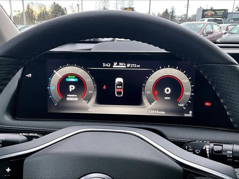 Used 2024 Nissan Ariya AWD image 13