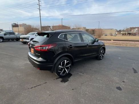 Used 2022 Nissan Rogue Sport SL image 8