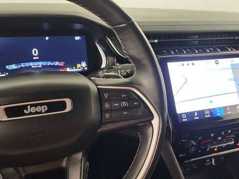 Used 2022 Jeep Grand Cherokee Limited w/ Luxury Tech Group II AWD/4WD image 19