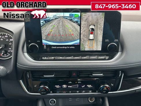 Used 2023 Nissan Rogue SL w/ SL Premium Package image 17