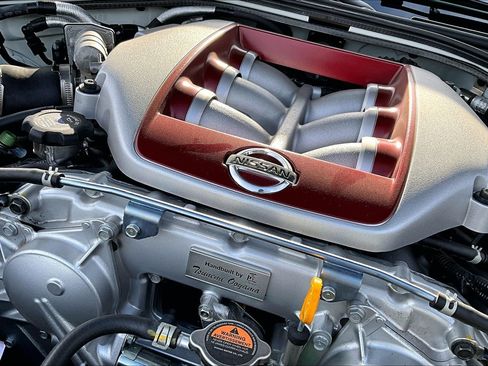 Used 2021 Nissan GT-R Premium AWD/4WD image 29