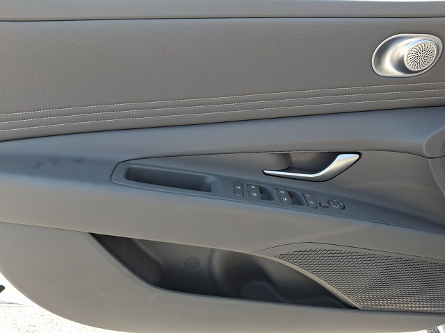 Certified 2026 Hyundai Elantra SEL Sport FWD image 12