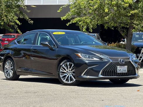 Used 2021 Lexus ES 300h w/ Premium Package FWD image 2
