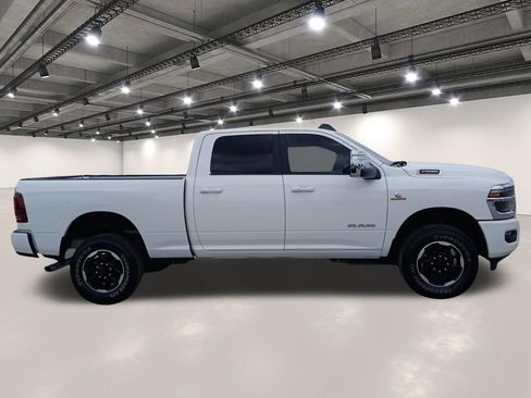 Used 2025 RAM 2500 Laramie AWD/4WD image 17