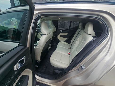 Certified 2023 Volvo XC40 B5 Plus w/ Climate Package AWD/4WD image 14