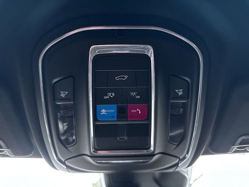 Used 2021 Jeep Grand Cherokee L Laredo image 24